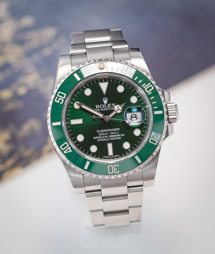 Rolex Hulk 116610LV Submariner Date