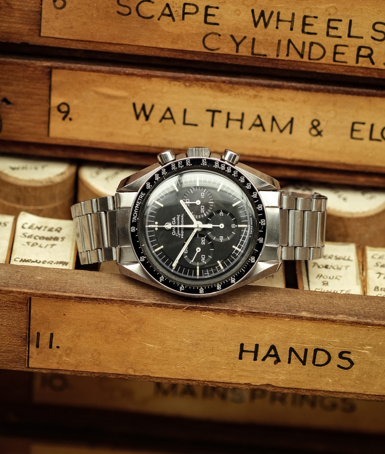 Omega Speedmaster Professional Straight Writing